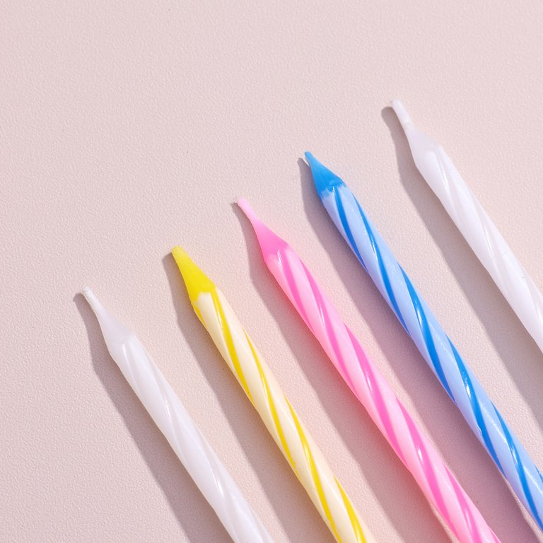 Свечи для торта "Спираль" 24 шт/уп + 12 подставок, h=5см