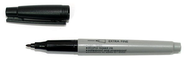 Маркер перманентный  0,7 мм Line Plus круглый, черный