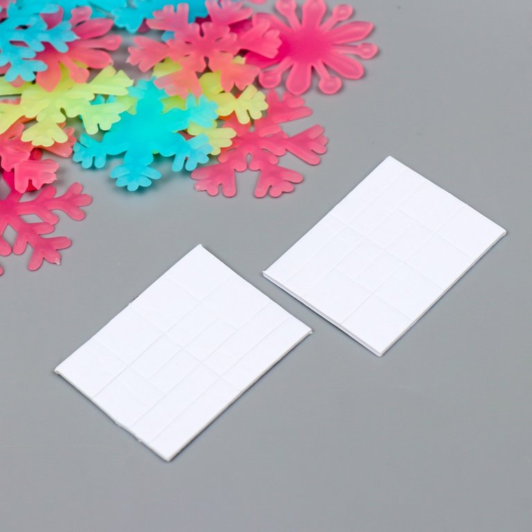 Наклейки НГ фосфорные "Снежинки" (20шт/уп) 20х13 см пластик