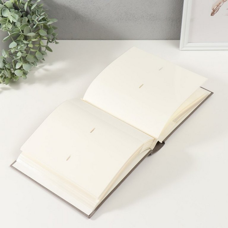 Фотоальбом 200 фото 10*15см "grey canvas. Делюкс" 22*22 см обложка картон, ПП карман, с окном