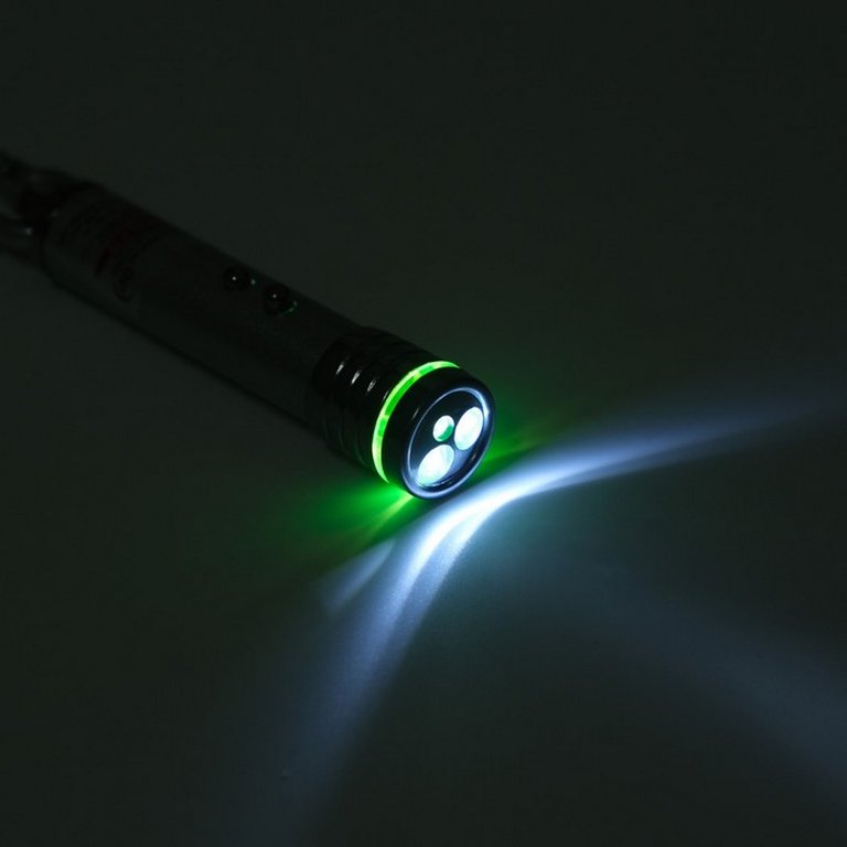 Указка лазерная "Мастер К" 1,4х1,4х7 см с карабином  2 режима