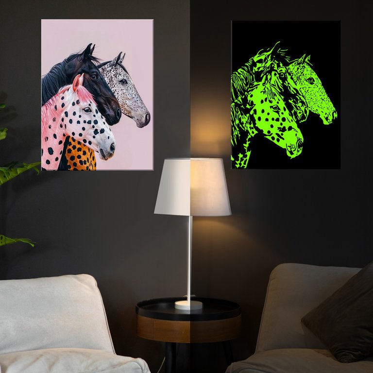 Роспись по номерам (холст) 40*50см светящ. краска "Трио лошадиных контрастов" (основа+краски+кисти)