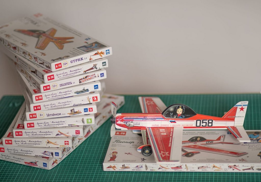 Сборная модель из пенопласта Инерционный самолет "Пионер" (12+) ДеТИ