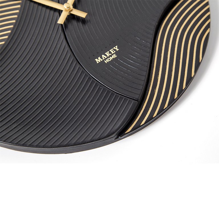 Часы настенные Макей "Deco" нат. кожа 30*29 см, цвет черный