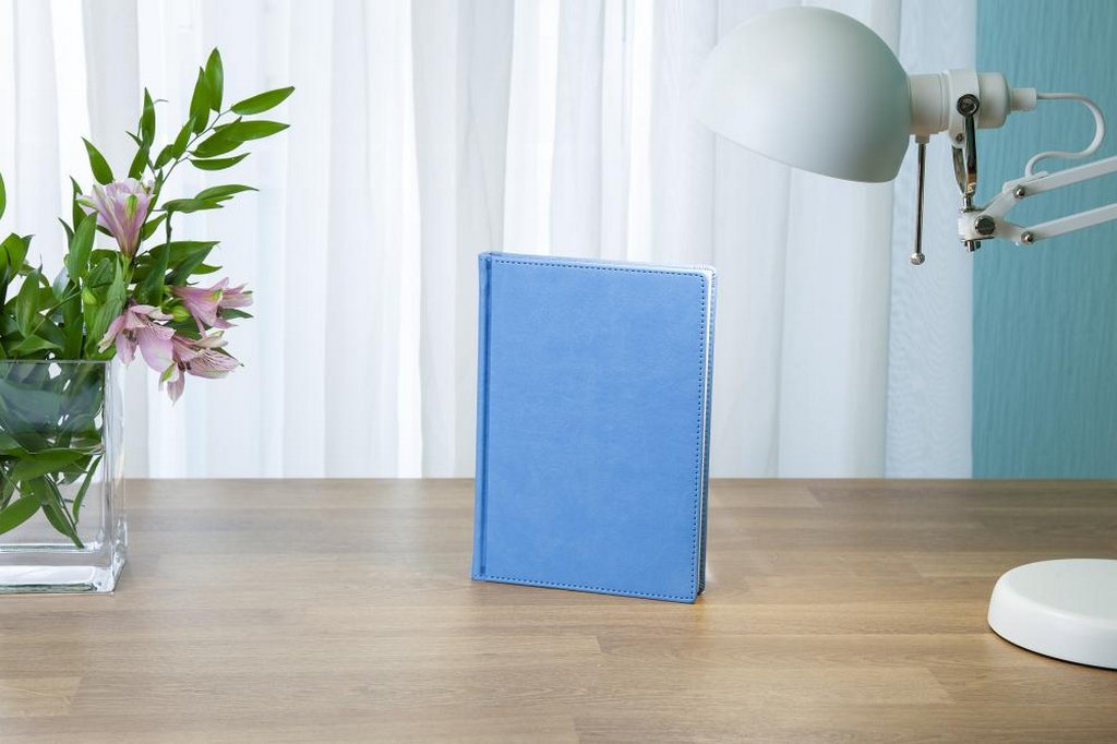 Ежедневник без дат 145*216 мм Альт "Velvet" небесно-голубой