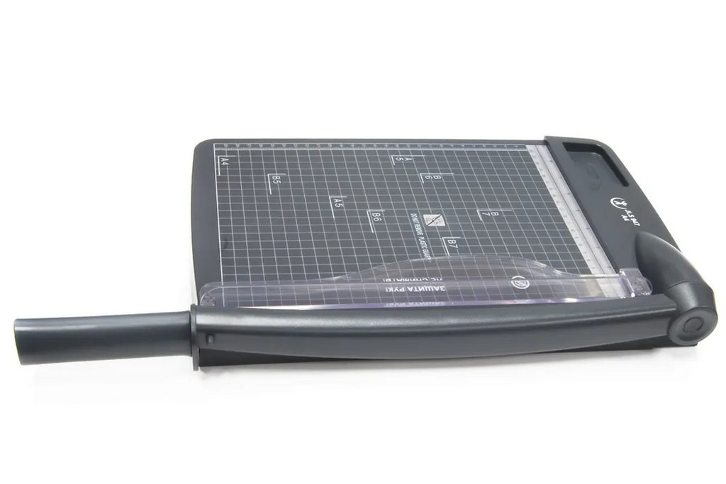 Резак для бумаги сабельный А4 до 12 л 3613