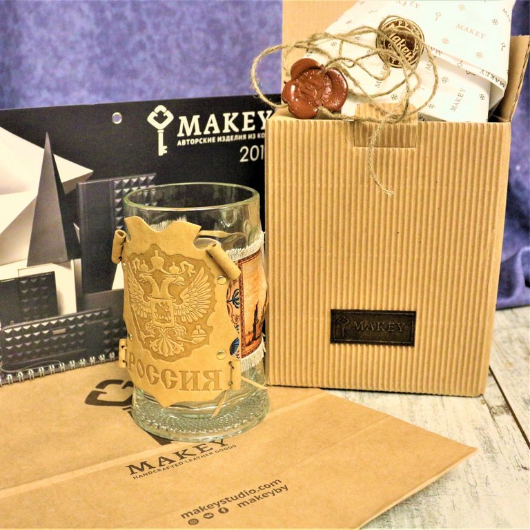 Бокал в футляре из натуральной кожи "Макей" "Россия"