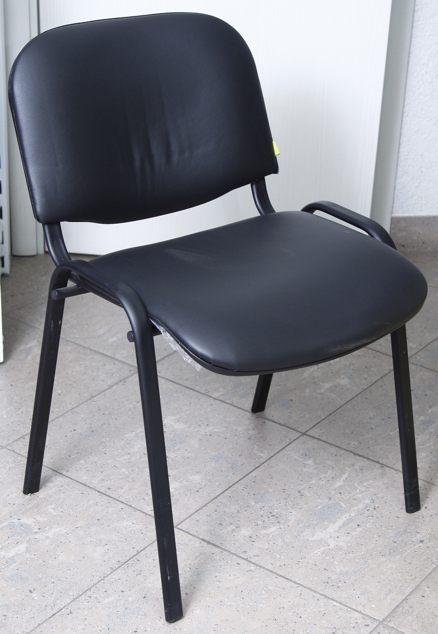 Стул для посетителей ИЗО (каркас черный/кож.зам черный)