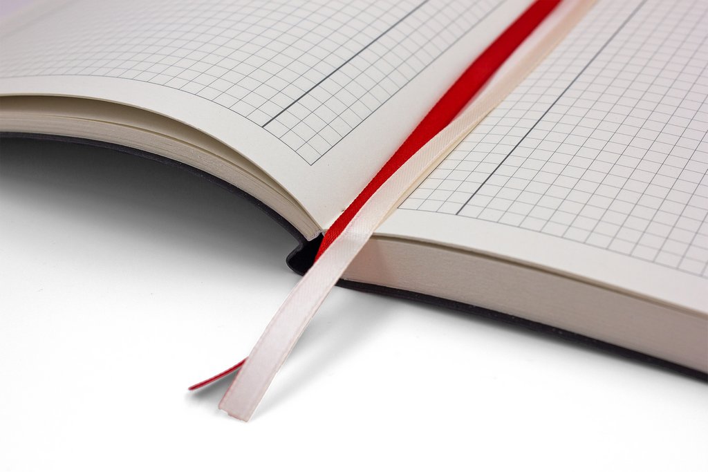 Бизнес-блокнот А4 128л., 205*270 мм, кожзам Полином "COTTON" клетка+точка, цв. серо/красный