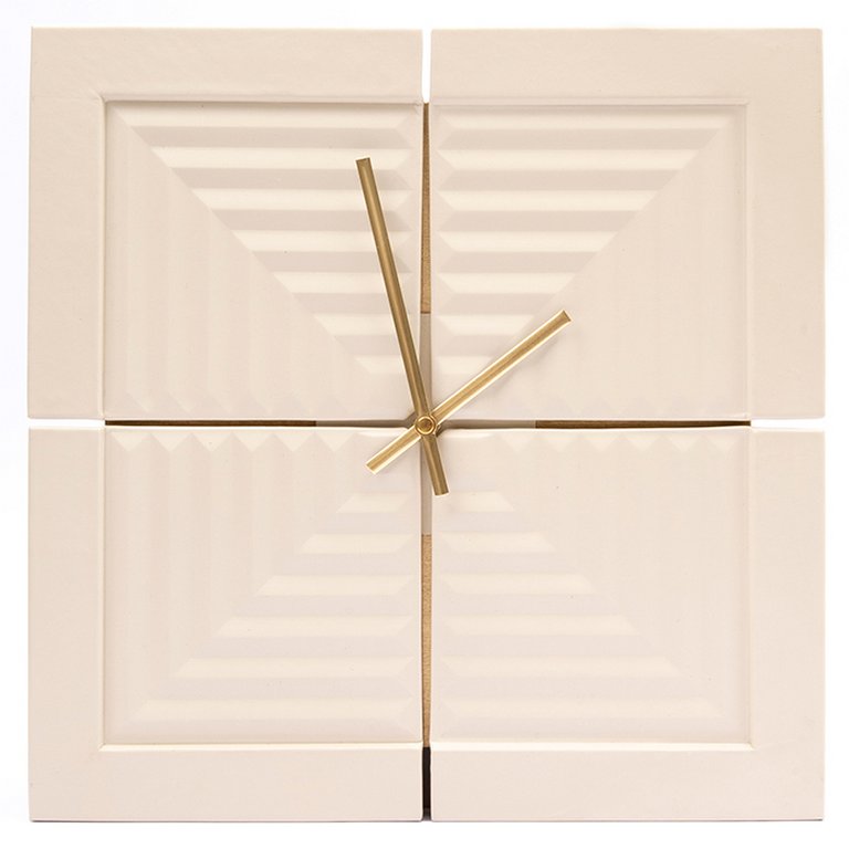 Часы настенные Макей "Вечность" нат. кожа 33,5*33,5 см, цвет молочный