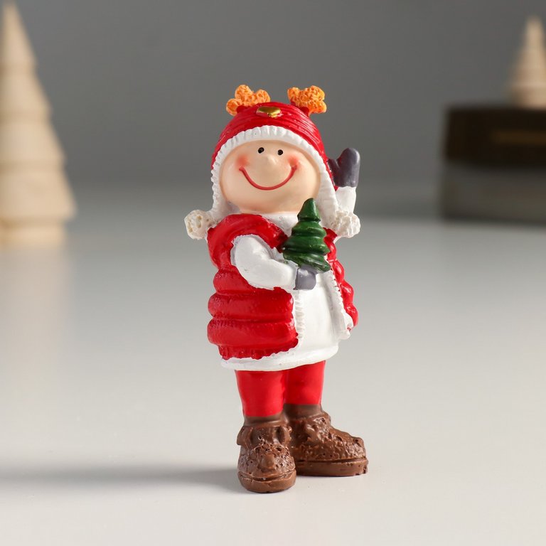 Сувенир новогодний "Малыш в красном стёганном жилете и шапке с рожками" 9,5х4х4 см (полистоун)