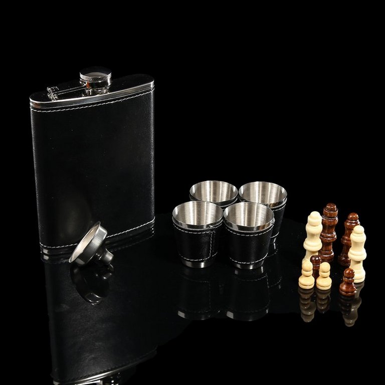 Фляжка 240 мл в наборе (+ шахматы, воронка, 4 рюмки) цвет черный