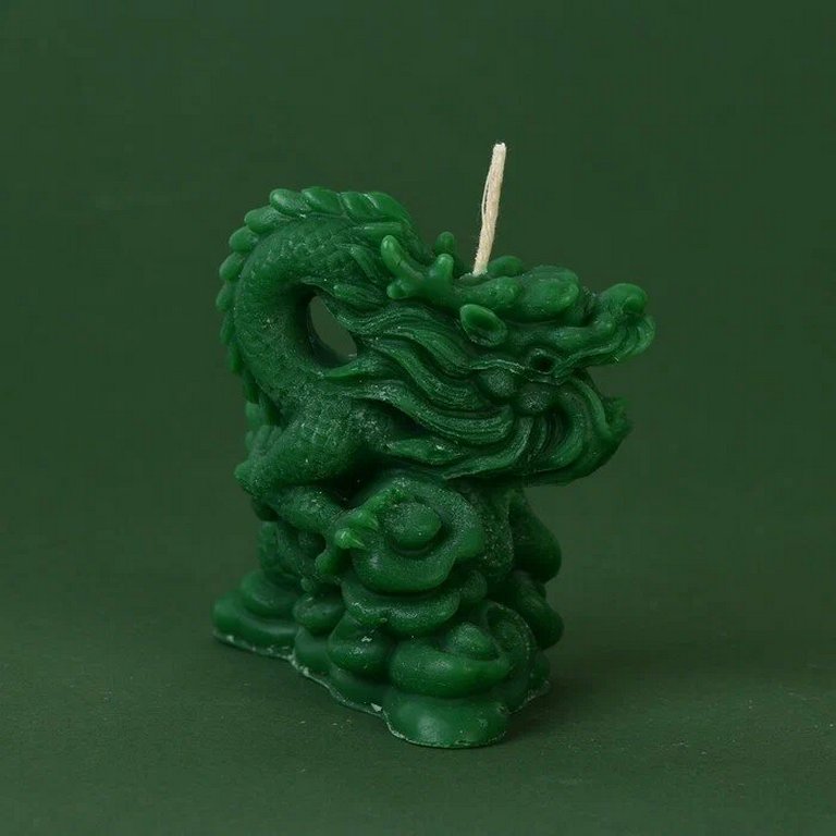 Символ 2024г Свеча "Дракон" 4,5*4,5*8 см, зеленая