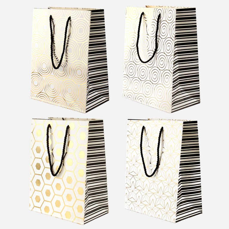 Пакет бумажный 18*23см ламинированный "Узоры" отд.фольгой