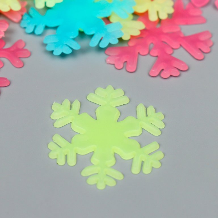 Наклейки НГ фосфорные "Снежинки" (20шт/уп) 20х13 см пластик