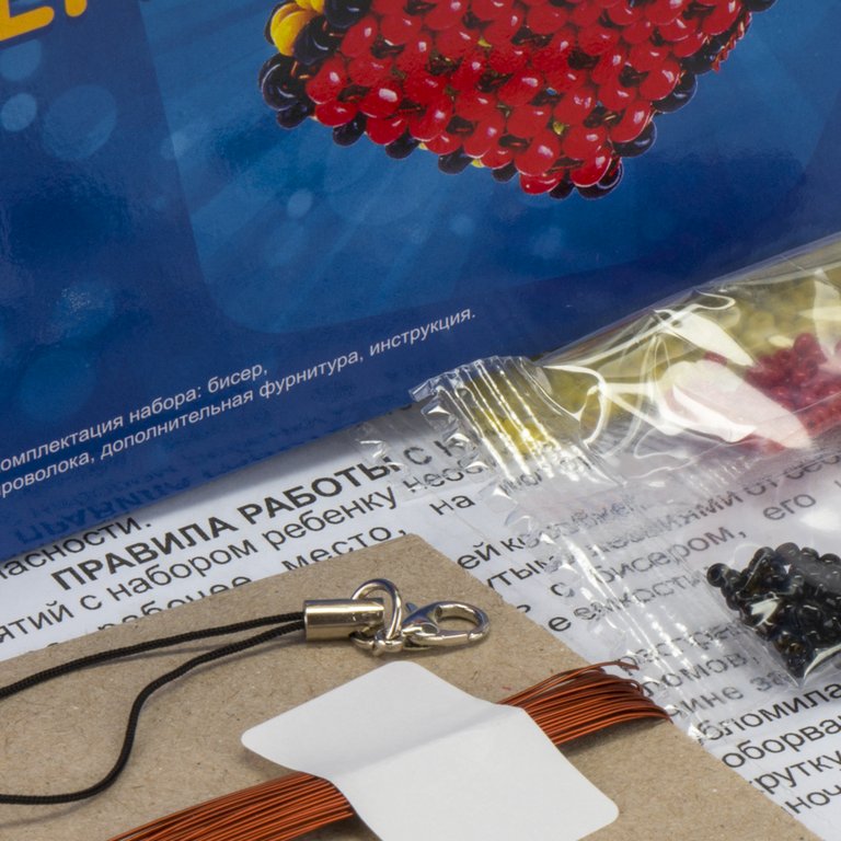 Набор для изготовления фигурки из бисера "Брелок Кубик" Lori 8+