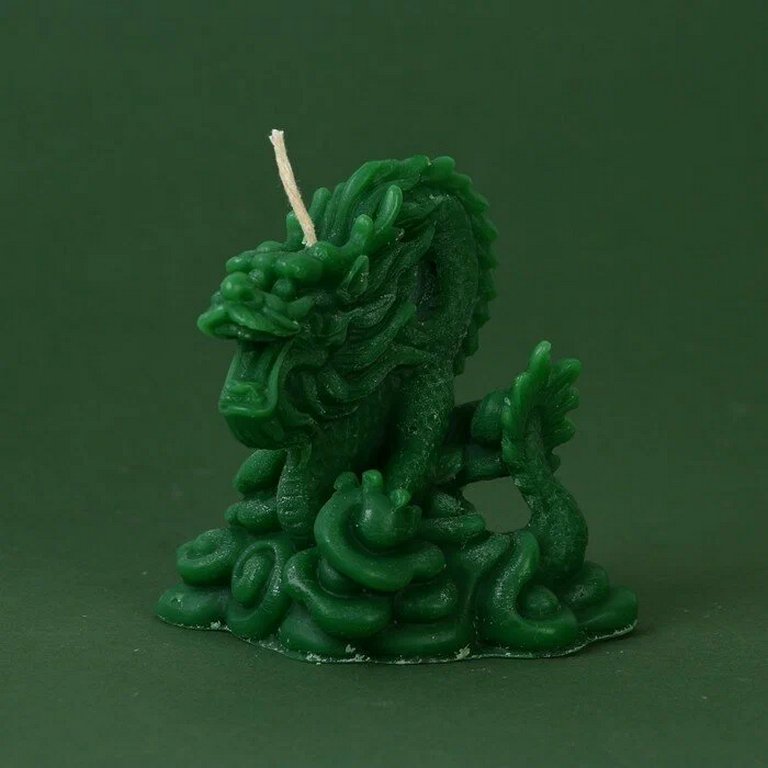 Символ 2024г Свеча "Дракон" 4,5*4,5*8 см, зеленая