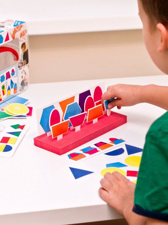 Игра обучающая  Формы с липучками "Калейдоскоп геометрических фигур" 3+ Pic'nMix