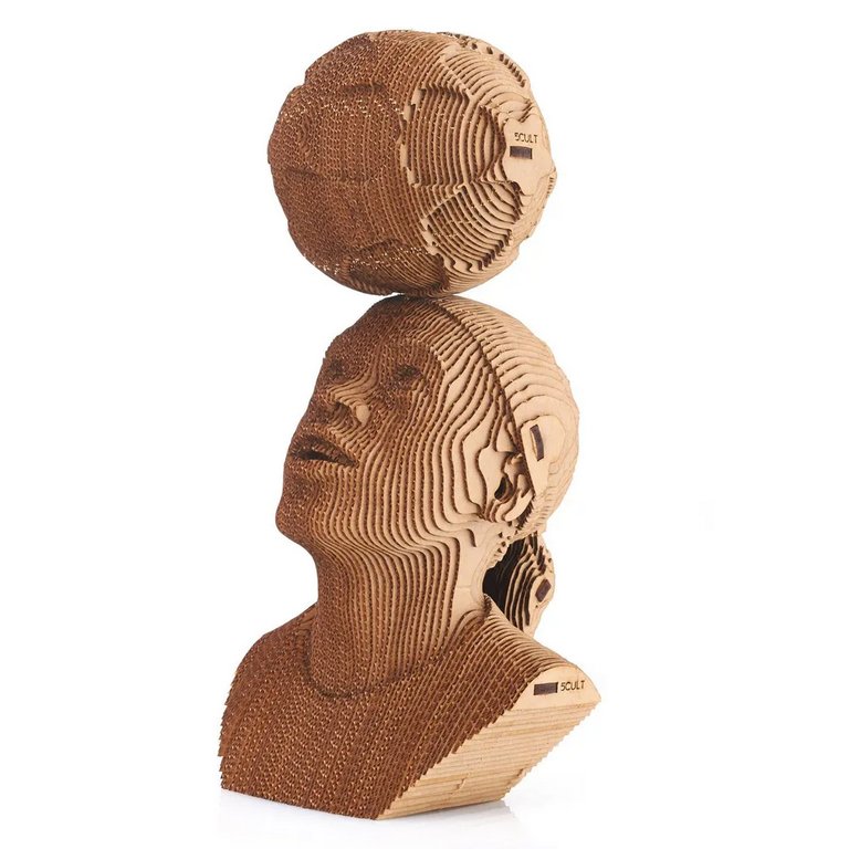 Сборная модель из гофрокартона "Рональдиньо с мячем" h=29см, 182 дет., 6+, 5cult