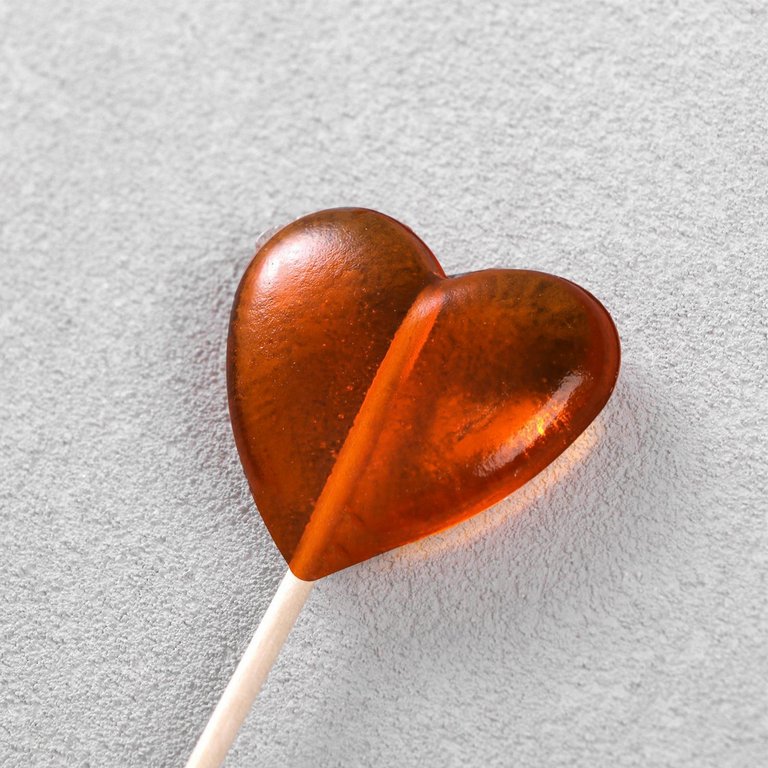 Леденец "Сердце" со вкусом клубники, 14 г