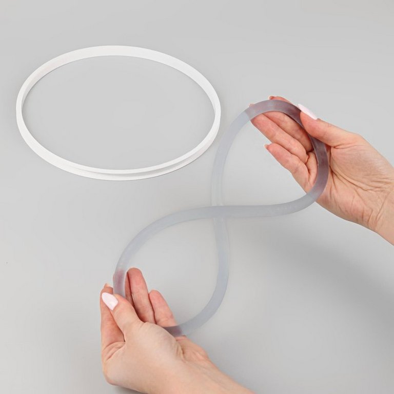 Пяльцы для вышивания пластиковые d-21см