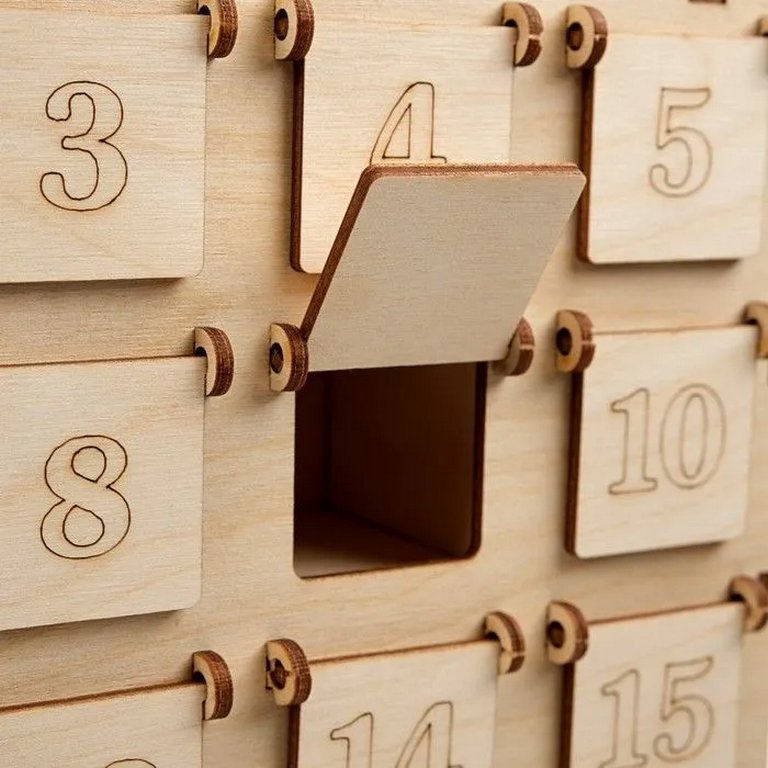 Адвент-календарь НГ "Коттедж" деревянный 510х370х80мм