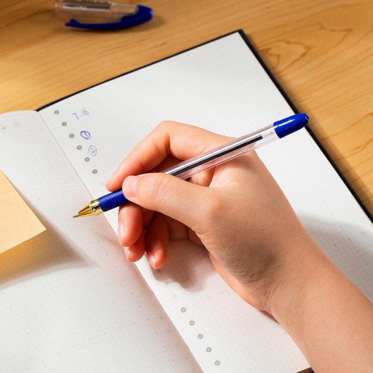 Ручка шариковая Deli Arris Golden резин.упор 0,7мм синяя