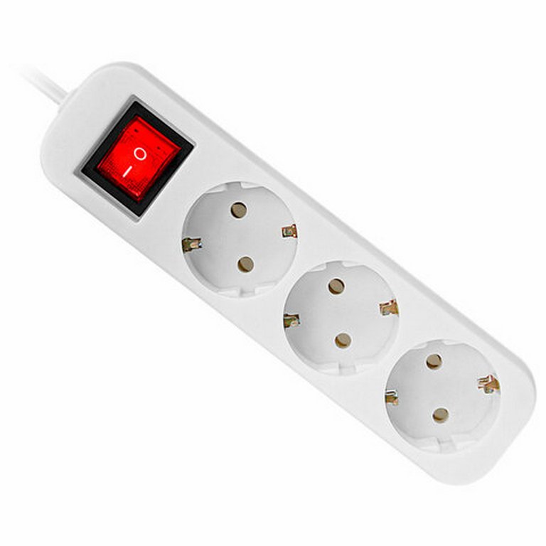 Удлинитель сетевой, 3 розетки c заземлением, выключатель, 10А, дл. 5 м, белый DEFENDER S350