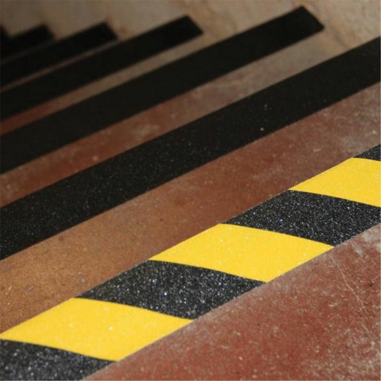 Лента противоскользящая черно/желтая 25мм*5м