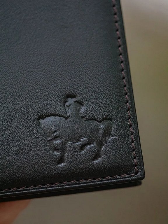 Обложка для паспорта D.Morelli "Brown" с отделениями для карт, нат. кожа