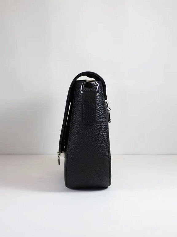 Сумка женская  D.Morelli, нат. кожа, черная, 19,5*19*7,5 см