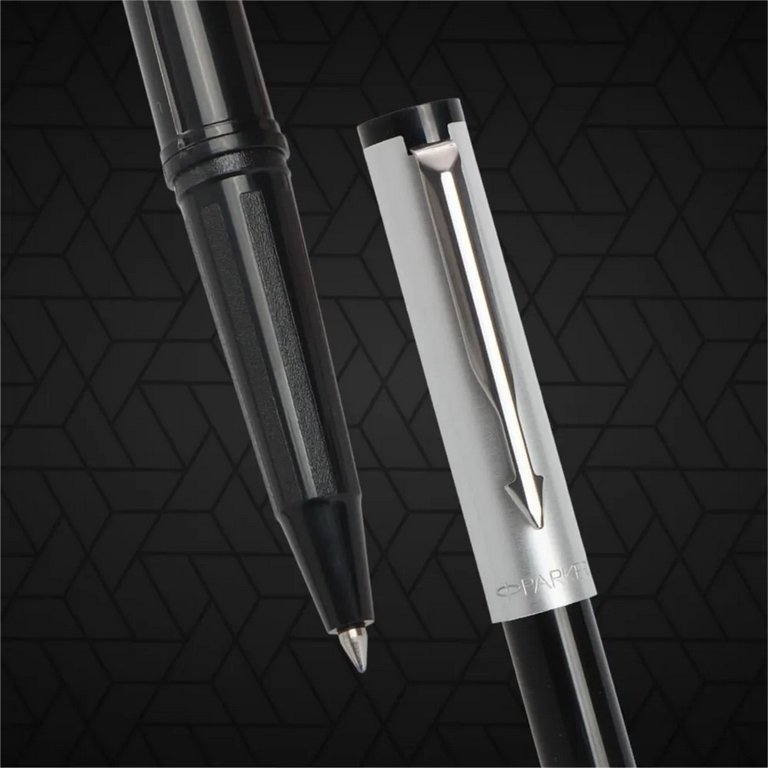 Ручка шариковая Parker "Beta Premium Silver" синяя, 0,8мм в подарочной упаковке