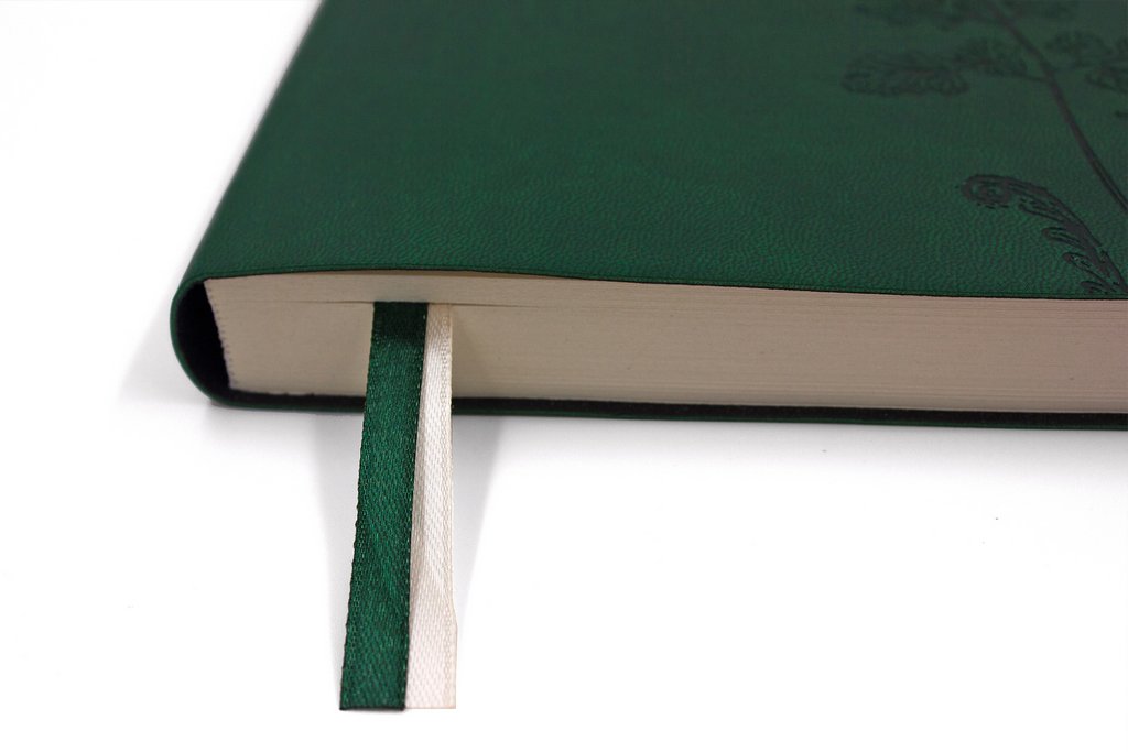 Бизнес-блокнот А4 128л., 205*270 мм, кожзам Полином "ПАПОРОТНИКИ" клетка+точка цв. темно-зеленый