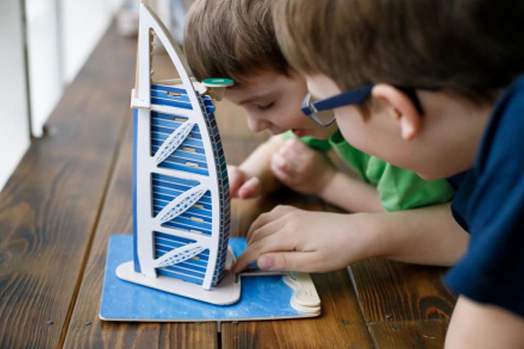 Пазл 3D деревянный "Отель Парус" 23,5*37,5 см. ГЕОДОМ