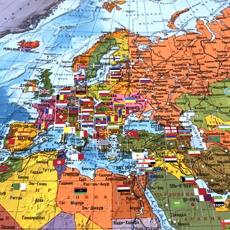 Карта мира политическая 101*70 см. М 1:32млн., ламинированная BRAUBERG