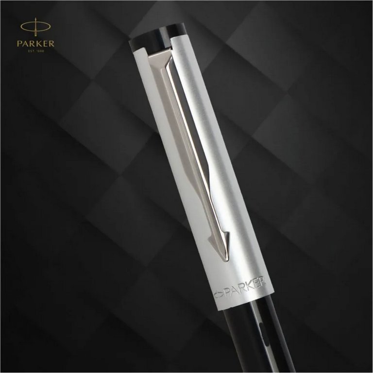 Ручка шариковая Parker "Beta Premium Silver" синяя, 0,8мм в подарочной упаковке