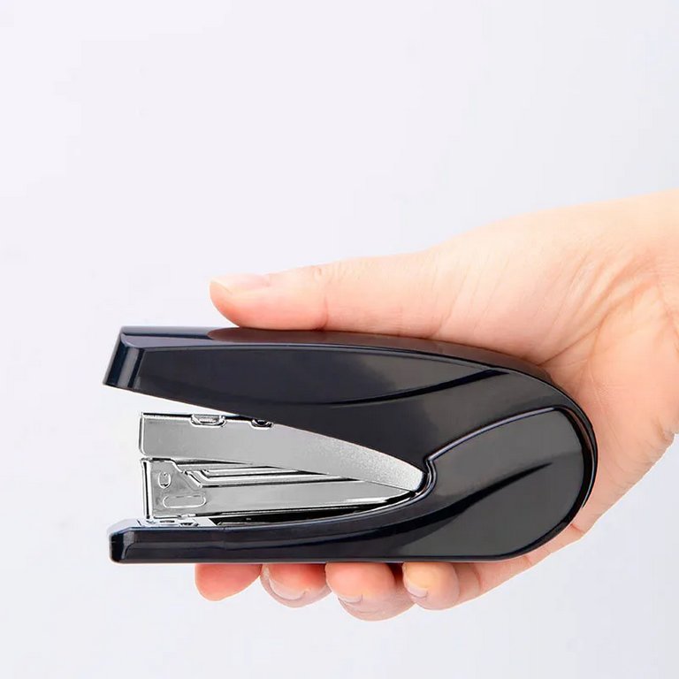 Степлер 24/6 до 30л Deli, экономия усилий черный