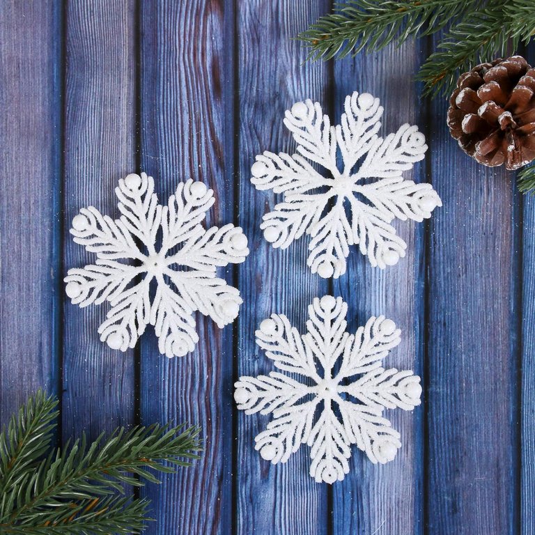 Набор украшений из пластика "Снежинка из пёрышек"  7см, цв. белый (3шт/уп)