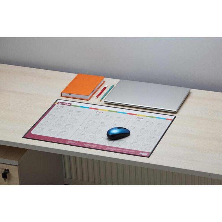 Подкладка на стол 38*59 см с прозрачным листом и календарём, цвет черный Attache