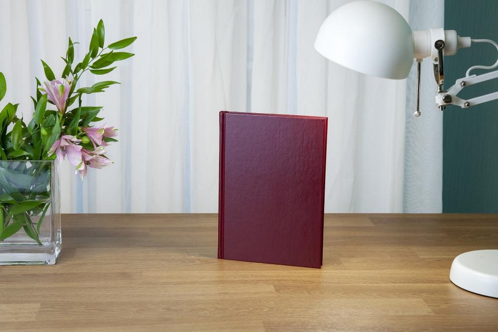 Ежедневник без дат 145*216 мм Альт "Ideal New" бордовый