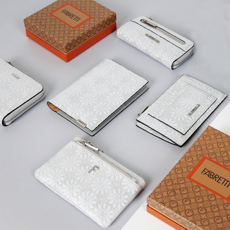Футляр для ключей FABRETTI нат. кожа, 13,5*8,3*2,5см,  серебряный