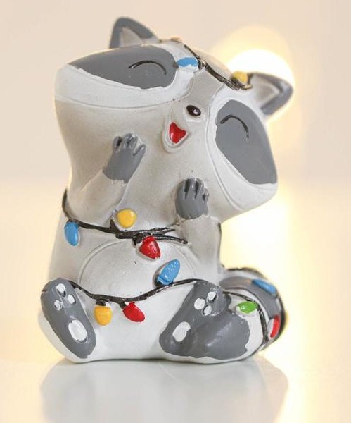 Сувенир новогодний "Енот с гирляндой" 9см, Зимнее волшебство