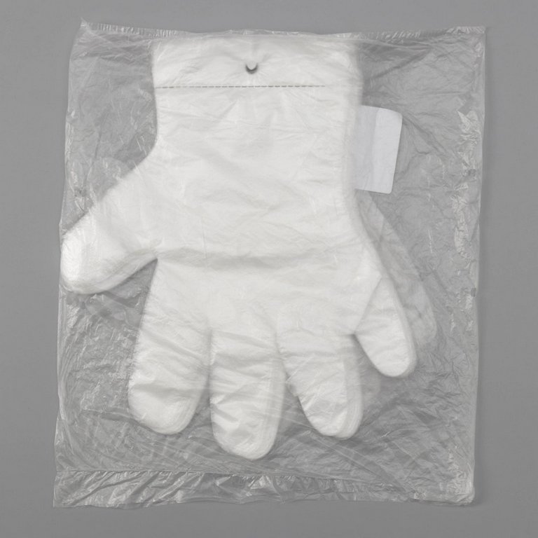 Перчатки Одноразовые полиэтиленовые, размер "M", календарь с одним отверстием (100шт/уп.)