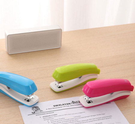 Степлер 24/6 до 15л Deli "Rio" ассорти