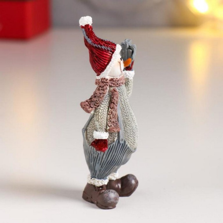 Сувенир новогодний "Снеговик в вязанном наряде и шапке-колпаке" 9,3х4,3х2,5 см, полистоун, МИКС