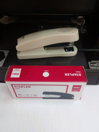 Степлер 24/6 до 20л Deli ассорти