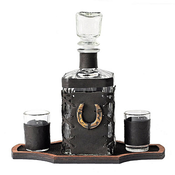 Графин в футляре из натуральной кожи "Макей" подкова