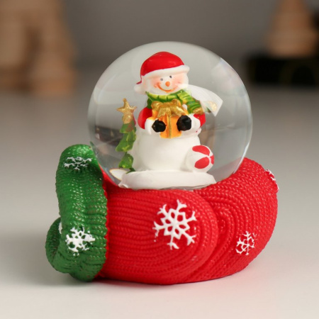 Водяной шар "Дед Мороз/Снеговик на варежке" 5,7х6,5х6,5 см (ассорти)