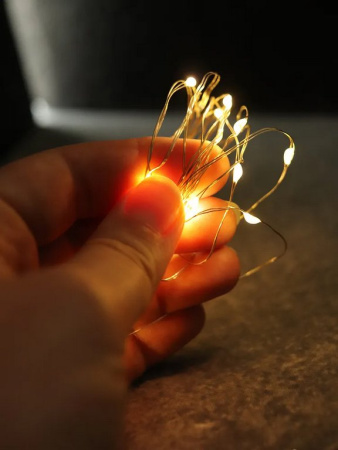 Гирлянда комнатная Нить  "Роса"  1,9 м, 20 теплых ламп, на батарейках (от 0 до +35 °С)