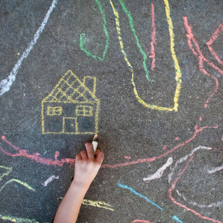 Мел для рисования на асфальте цветной 25шт. 5цв. в ведерке Мульти-Пульти "Енот в Австралии"